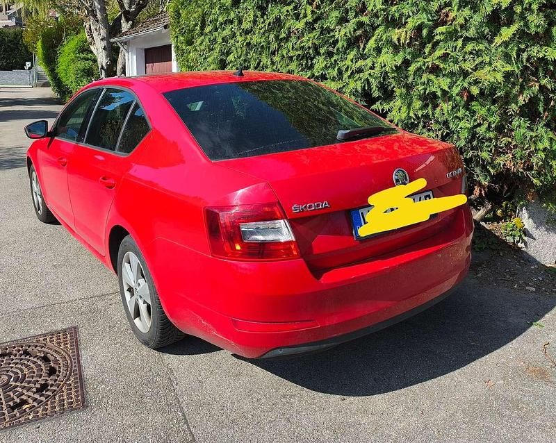Second-hand Skoda Octavia Elegance 105 CP (77 kW) 2014 Roșu Hatchback