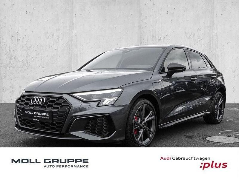 Daytonagrau perleffekt (metallic) Gebraucht 2022 Audi A3 e-tron Design Kleinwagen | 26.450 € (Etwas zu teuer) - Bild 1/3