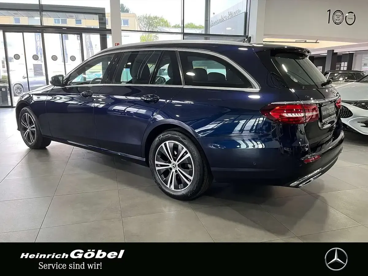 Second-hand Mercedes E220 Avantgarde 200 CP (147 kW) 2022 Albastru Break