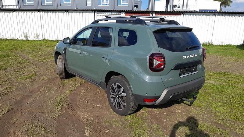 Gebraucht Dacia Duster Journey 131 PS (96 kW) 2023 Grün SUV