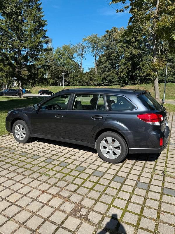 Gebraucht 2012 Subaru Outback SUV | 5.100 € (Etwas zu teuer) - Bild 1/4