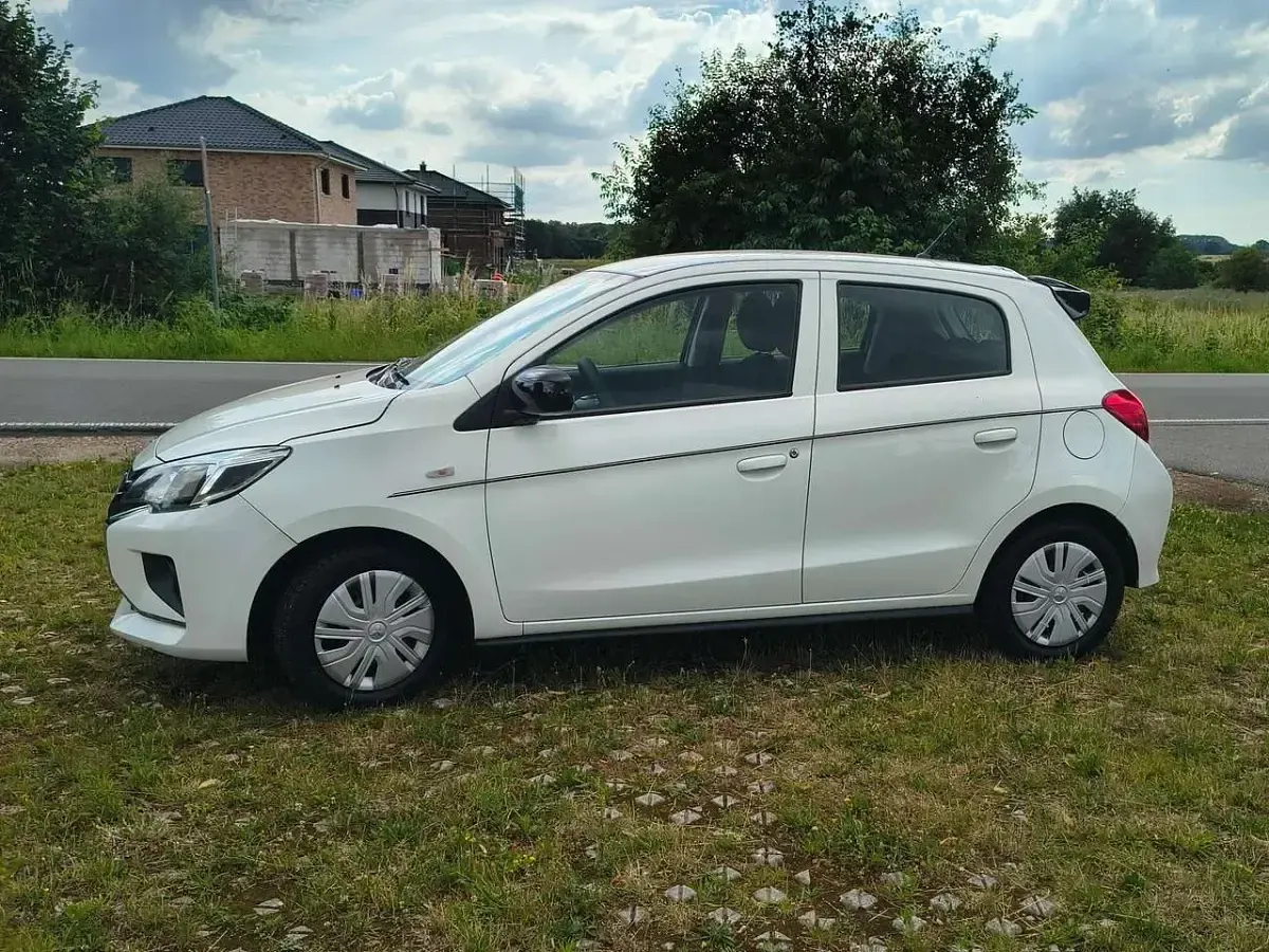 Gebraucht Mitsubishi Space Star Spirit 71 PS (52 kW) 2022 Islandweiss (s) Kleinwagen