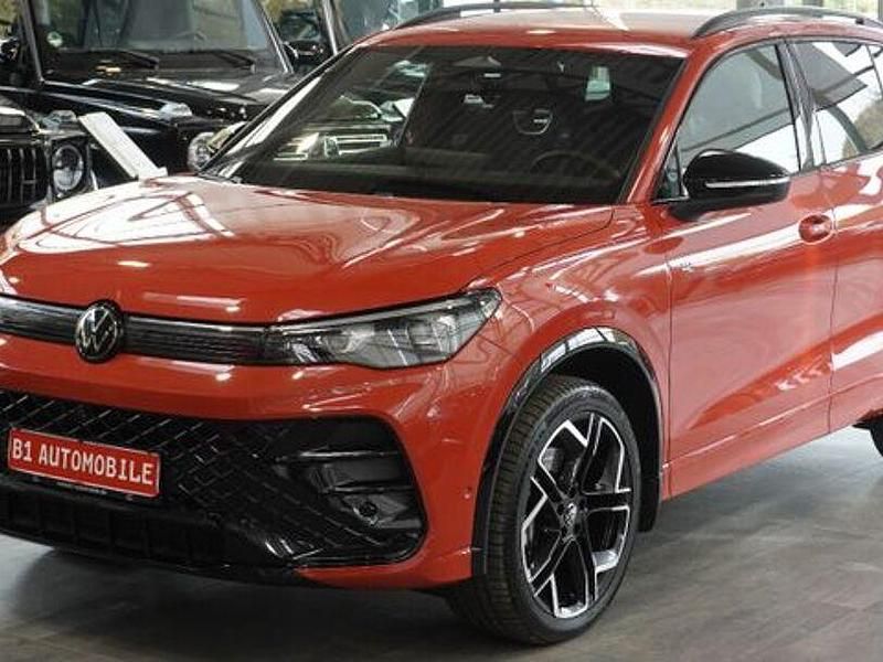 Rot Gebraucht 2024 VW Tiguan SUV | 43.991 € (Fairer Preis) - Bild 1/4