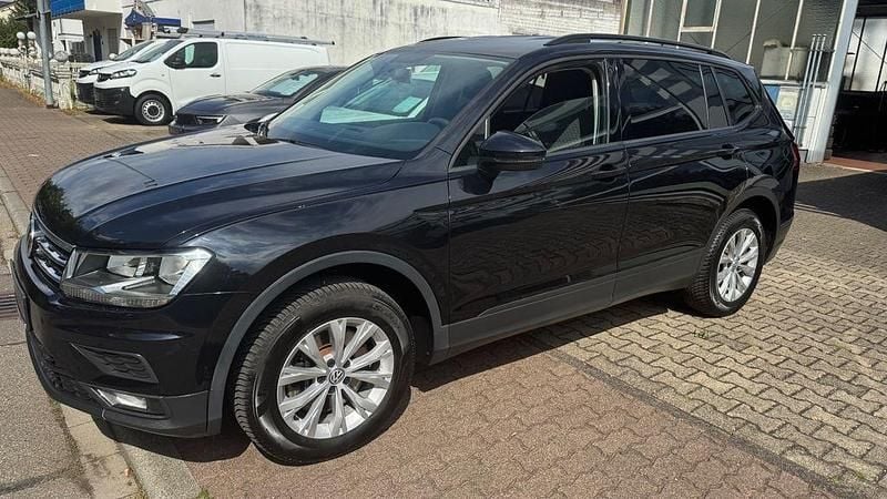 Gebraucht VW Tiguan Allspace 186 PS (136 kW) 2020 Deep black perleffekt SUV