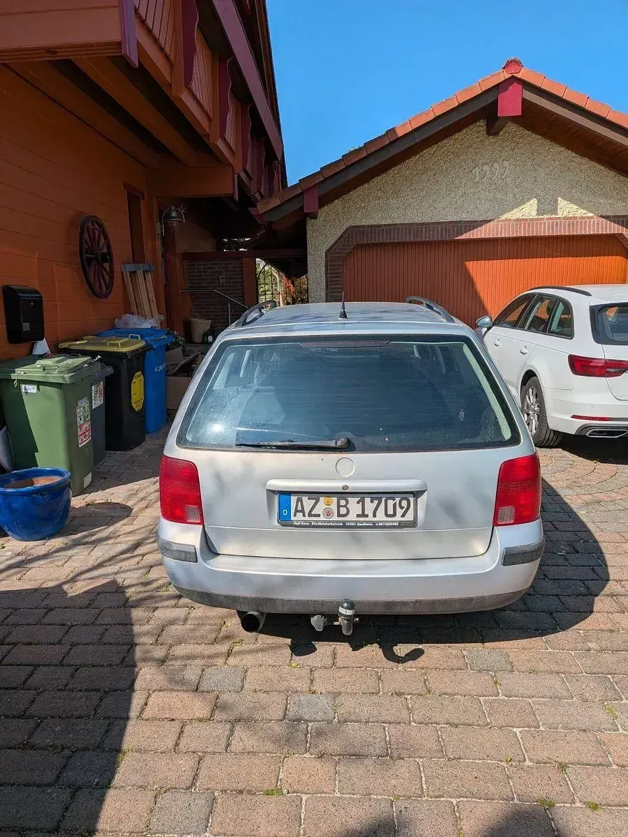 Gebraucht VW Passat Basis 125 PS (91 kW) 1998 Silber Kombi
