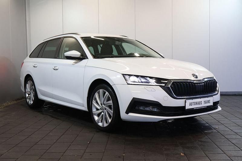Gebraucht Skoda Octavia Ambition 150 PS (110 kW) 2022 Weiß Limousine