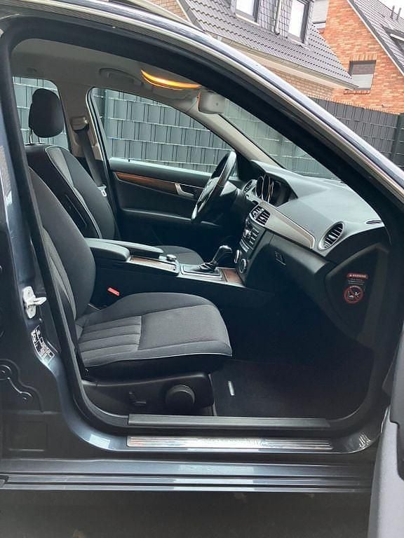 Gebraucht Mercedes C180 156 PS (114 kW) 2014 Grau Kombi