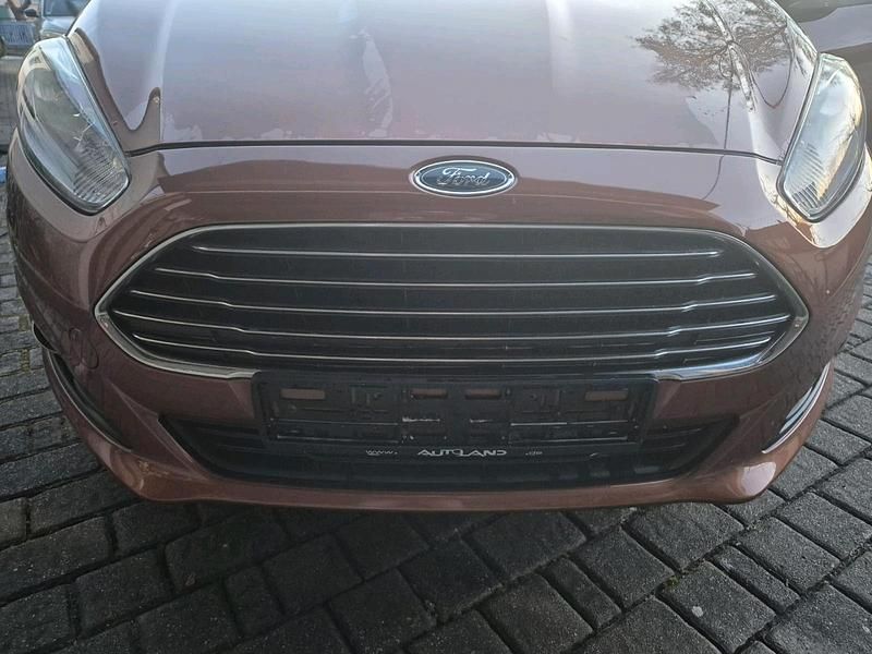 Gebraucht Ford Fiesta 82 PS (60 kW) 2014 Braun Kleinwagen