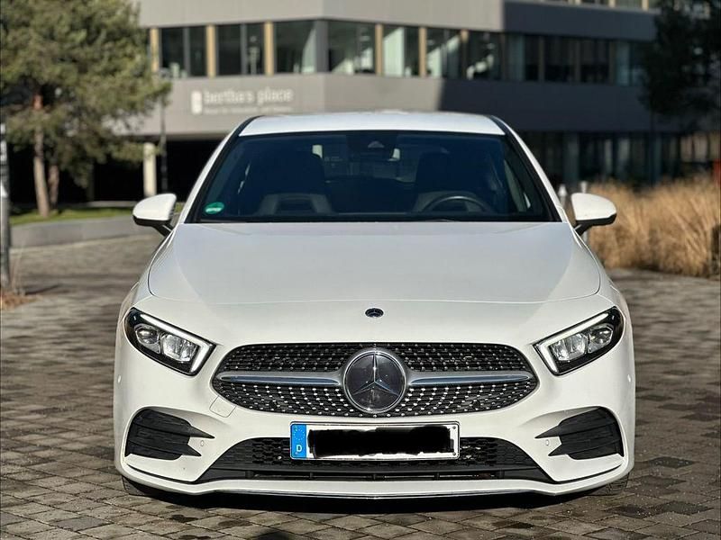 Gebraucht Mercedes A220 AMG line 190 PS (139 kW) 2019 Weiß Limousine