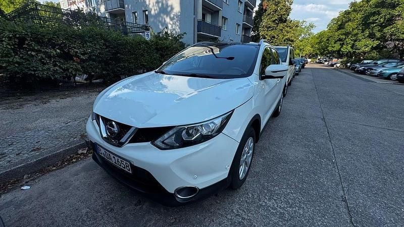 Weiß Gebraucht 2016 Nissan Qashqai N-Connecta SUV | 10.500 € (Superpreis) - Bild 1/4