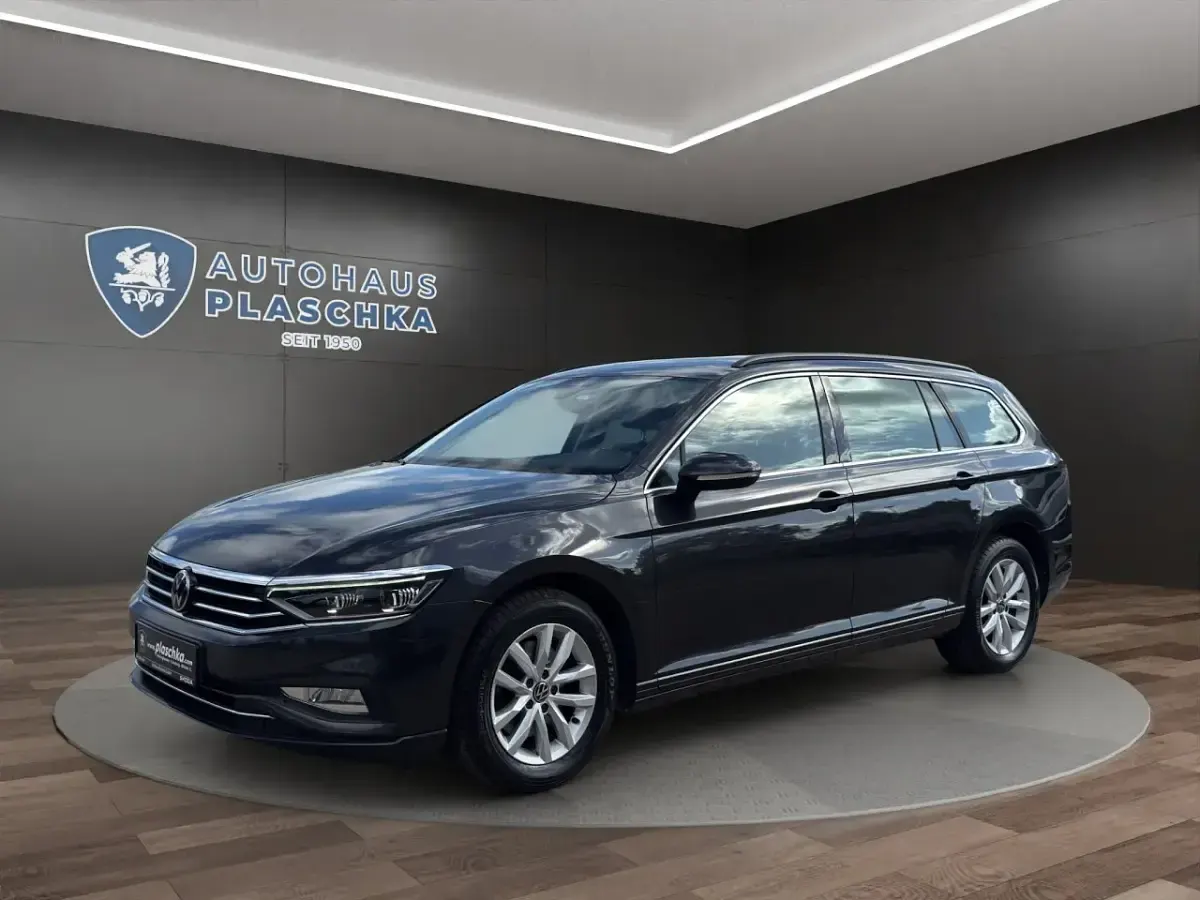 Gebraucht VW Passat Business 150 PS (110 kW) 2023 Kombi