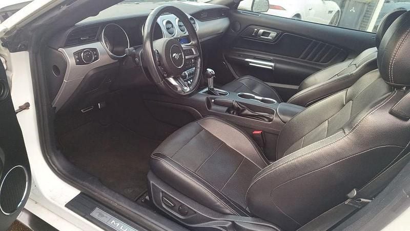 Gebraucht Ford Mustang Convertible 290 PS (213 kW) 2019 Weiß Cabrio