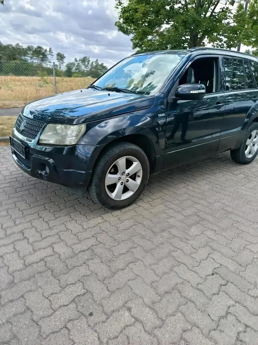 Gebraucht Suzuki Grand Vitara 129 PS (94 kW) 2011 Schwarz SUV