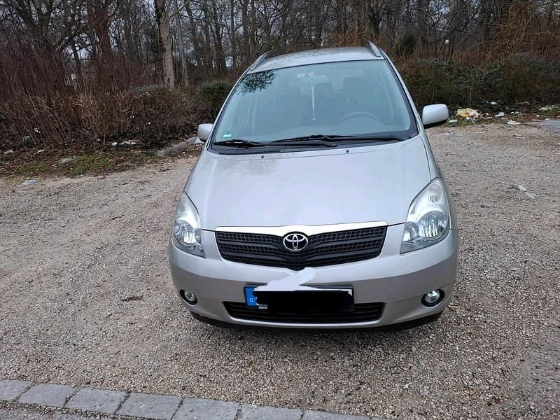 Grau Gebraucht 2003 Toyota Corolla Kombi | 3.300 € (Fairer Preis) - Bild 1/4