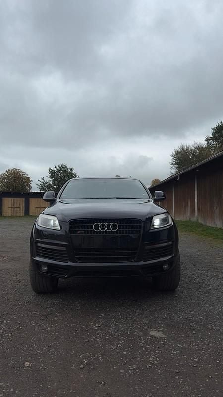 Second-hand Audi Q7 400 CP (294 kW) 2007 Negru SUV