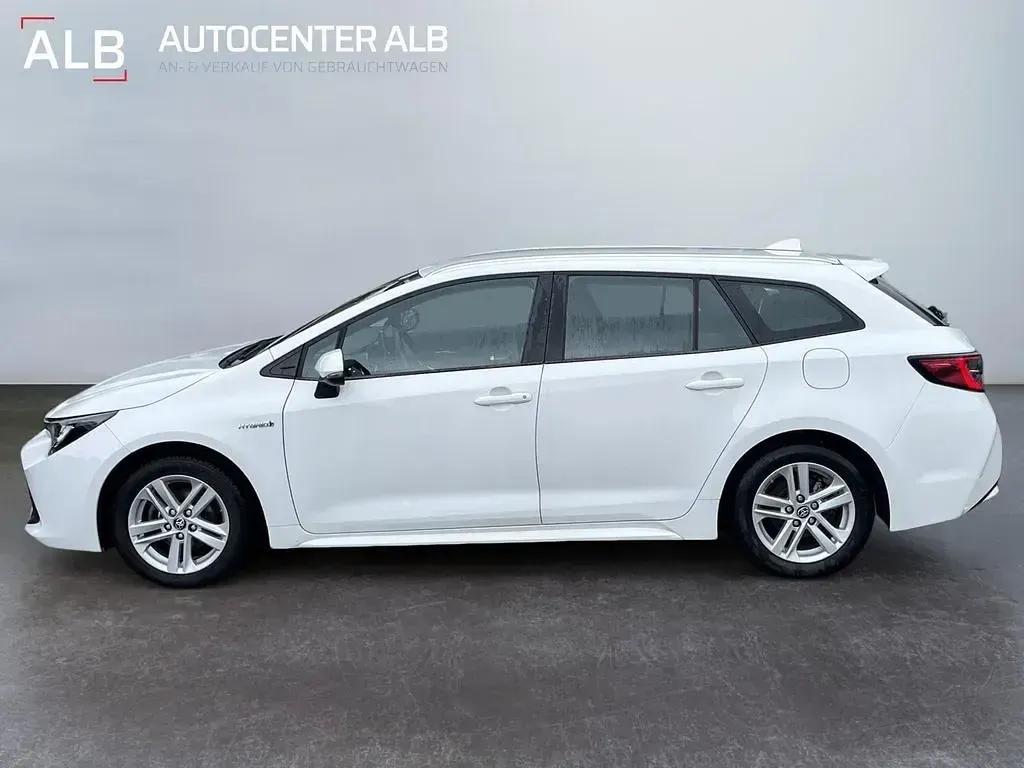 Gebraucht Toyota Corolla 98 PS (72 kW) 2021 Weiß Limousine
