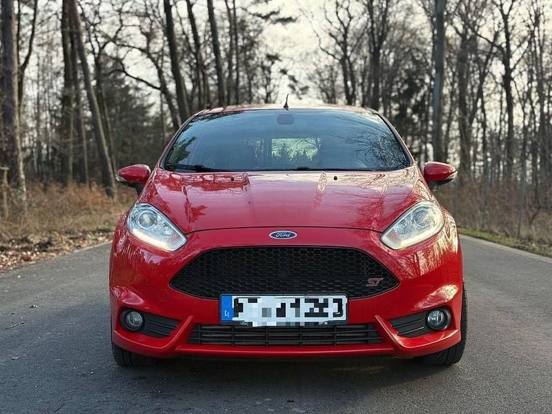 Gebraucht Ford Fiesta ST 182 PS (133 kW) 2013 Rot Kleinwagen