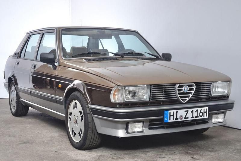 Braun Gebraucht 1984 Alfa Romeo Giulietta Kleinwagen | 19.900 € - Bild 1/4