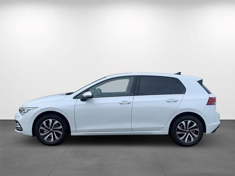 Gebraucht VW Golf VIII Active 131 PS (96 kW) 2023 Weiß Limousine