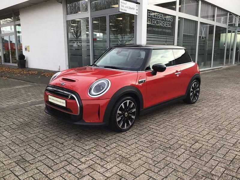 Rot Gebraucht 2022 Mini Cooper SE Classic Kleinwagen | 17.890 € (Fairer Preis) - Bild 1/4