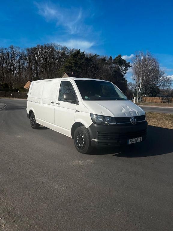 Gebraucht VW T6 150 PS (110 kW) 2019 Rot Van