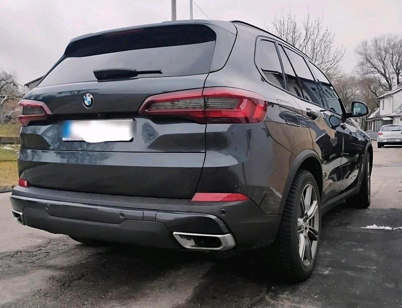 Grau Gebraucht 2020 BMW X5 SUV | 49.900 € (Superpreis) - Bild 1/4
