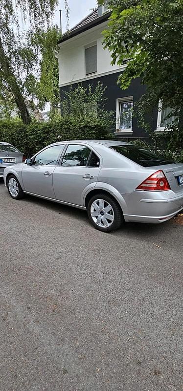 Gebraucht Ford Mondeo 147 PS (108 kW) 2006 Silber Limousine