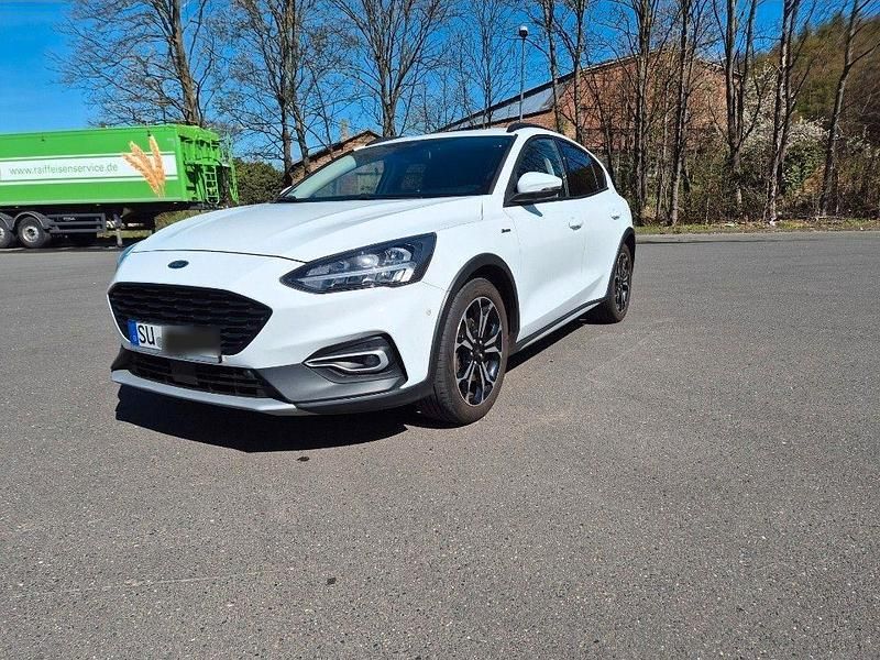 Usata Ford Focus Active 125 CV (91 kW) 2020 Bianco Berlina