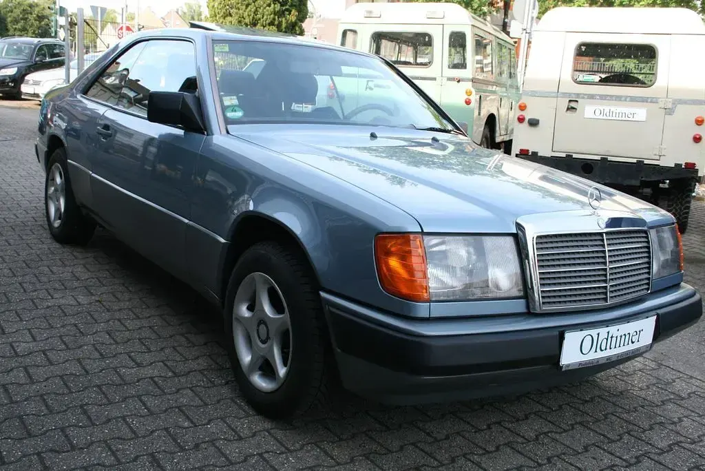 Gebraucht Mercedes 230 132 PS (97 kW) 1988 Blau Coupé