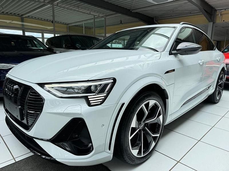Weiß Gebraucht 2022 Audi e-tron Sportback Sport SUV | 41.990 € (Superpreis) - Bild 1/4