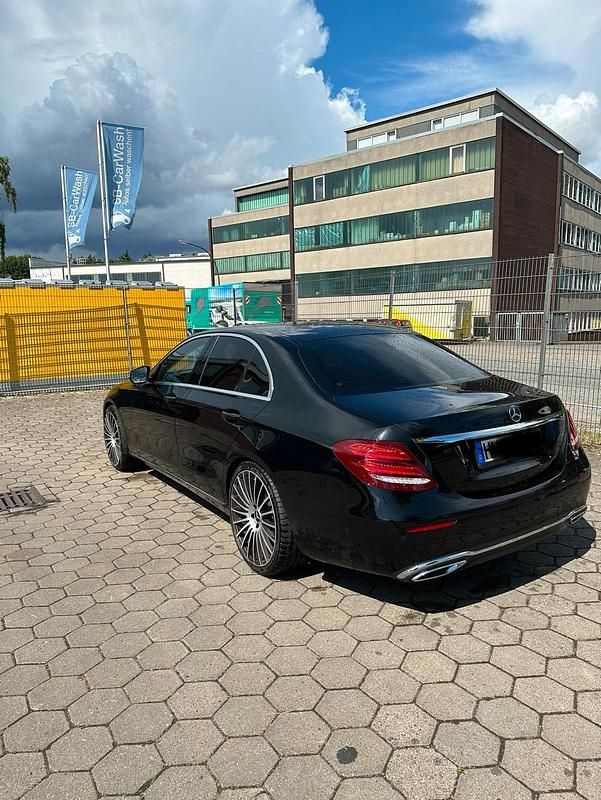Gebraucht Mercedes E350 258 PS (189 kW) 2017 Schwarz Limousine