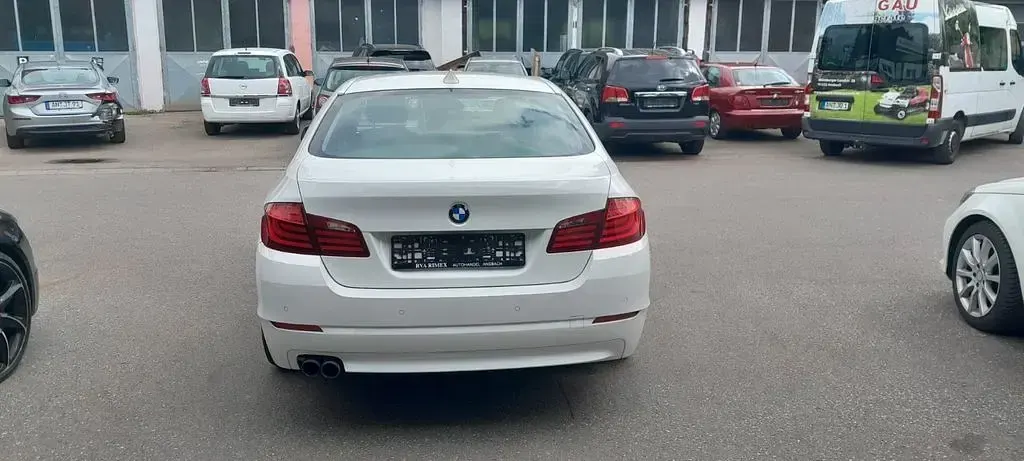 Gebraucht BMW 523 204 PS (150 kW) 2010 Weiß Limousine
