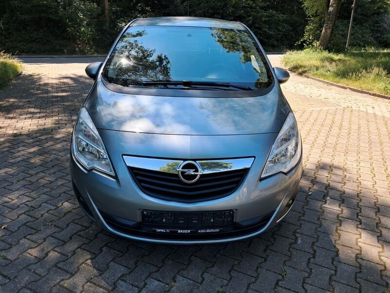 Gebraucht Opel Meriva Design Edition 120 PS (88 kW) 2012 Silber Van / Kleinbus