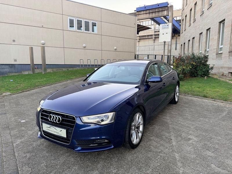 Blau Gebraucht 2012 Audi A5 Sportback Ambiente Kleinwagen | 9.550 € (Guter Preis) - Bild 1/4