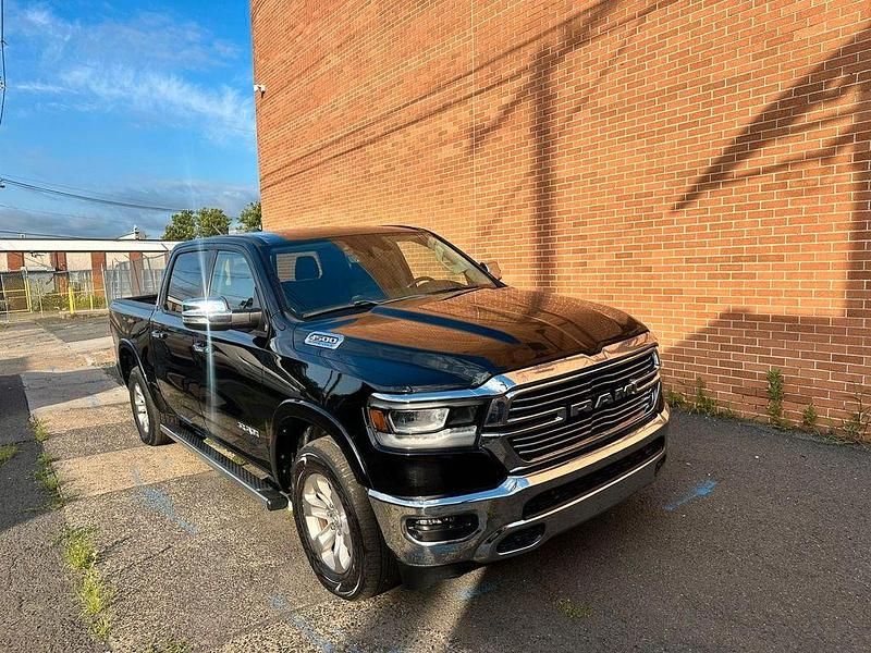 Schwarz Gebraucht 2022 Dodge Ram Abholung | 18.500 € - Bild 1/4