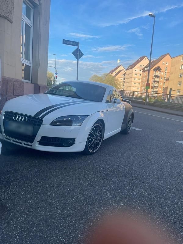 Second-hand Audi TT 180 CP (132 kW) 2000 Alb Coupe