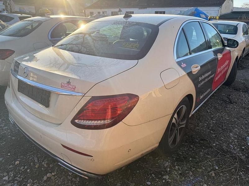 Gebraucht Mercedes E200 150 PS (110 kW) 2019 Beige Limousine