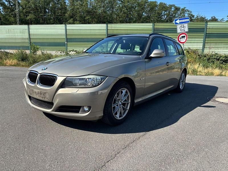 Beige Gebraucht 2011 BMW 320 Kombi | 3.200 € (Superpreis) - Bild 1/4