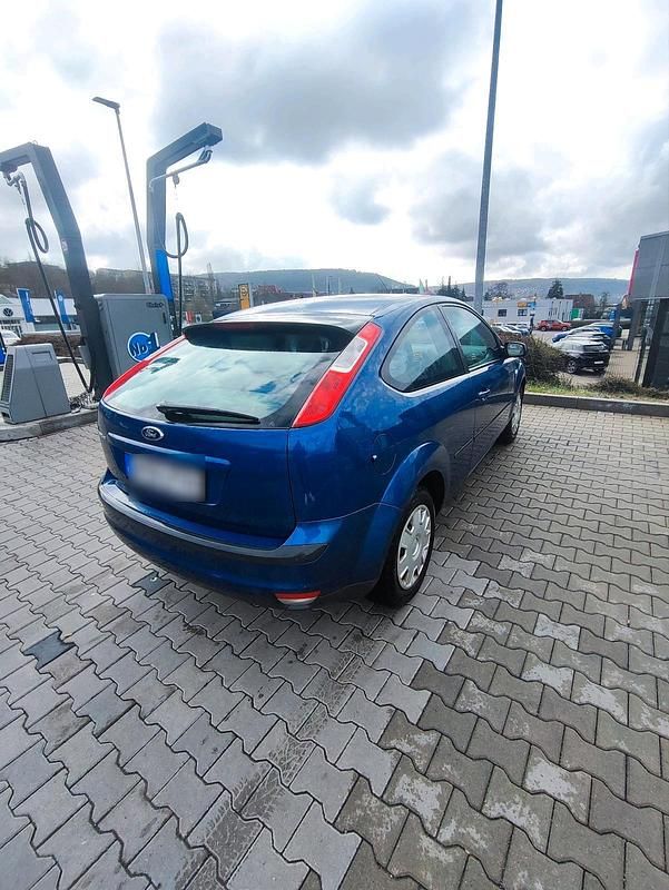Gebraucht Ford Focus 105 PS (77 kW) 2007 Blau Kleinwagen