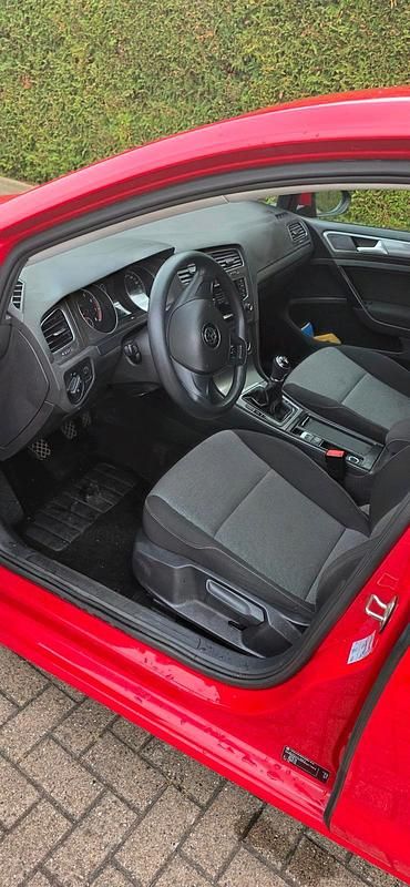 Gebraucht VW Golf VII 86 PS (63 kW) 2014 Rot Limousine