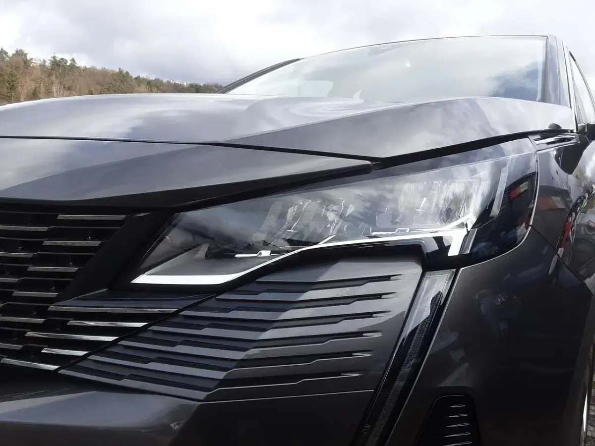 Gebraucht Peugeot 3008 Active 131 PS (96 kW) 2022 Grau SUV