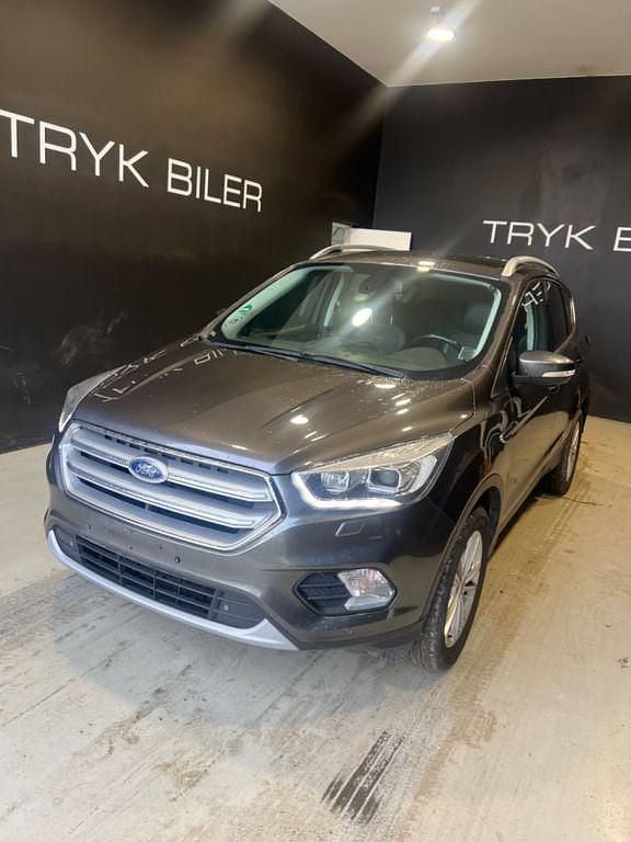 Grau Gebraucht 2018 Ford Kuga Titanium SUV | 9.500 € (Superpreis) - Bild 1/4