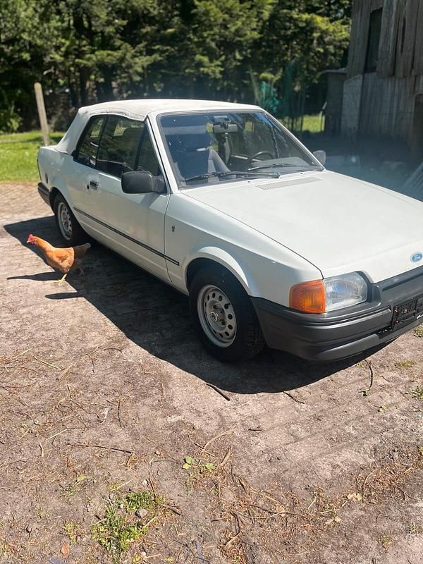 Weiß Gebraucht 1988 Ford Escort Cabriolet Cabrio | 1.599 € - Bild 1/4