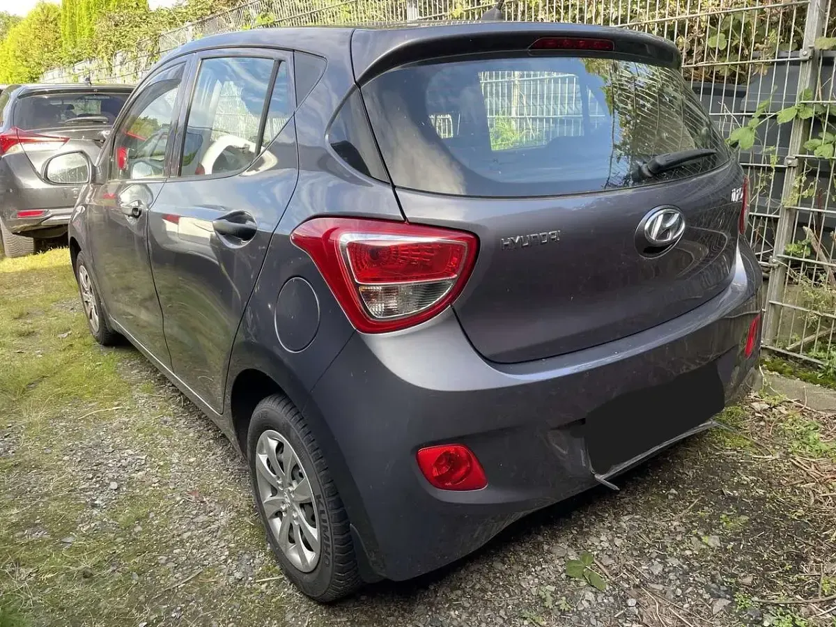 Gebraucht Hyundai i10 Classic 67 PS (49 kW) 2015 Stardust Kleinwagen