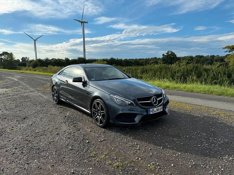 Grau Gebraucht 2014 Mercedes E500 Coupé | 27.500 € (Fairer Preis) - Bild 1/4