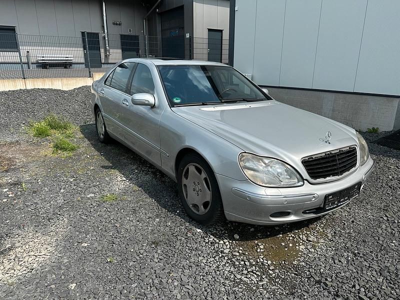 Silber Gebraucht 2001 Mercedes S500 Limousine | 9.500 € - Bild 1/4