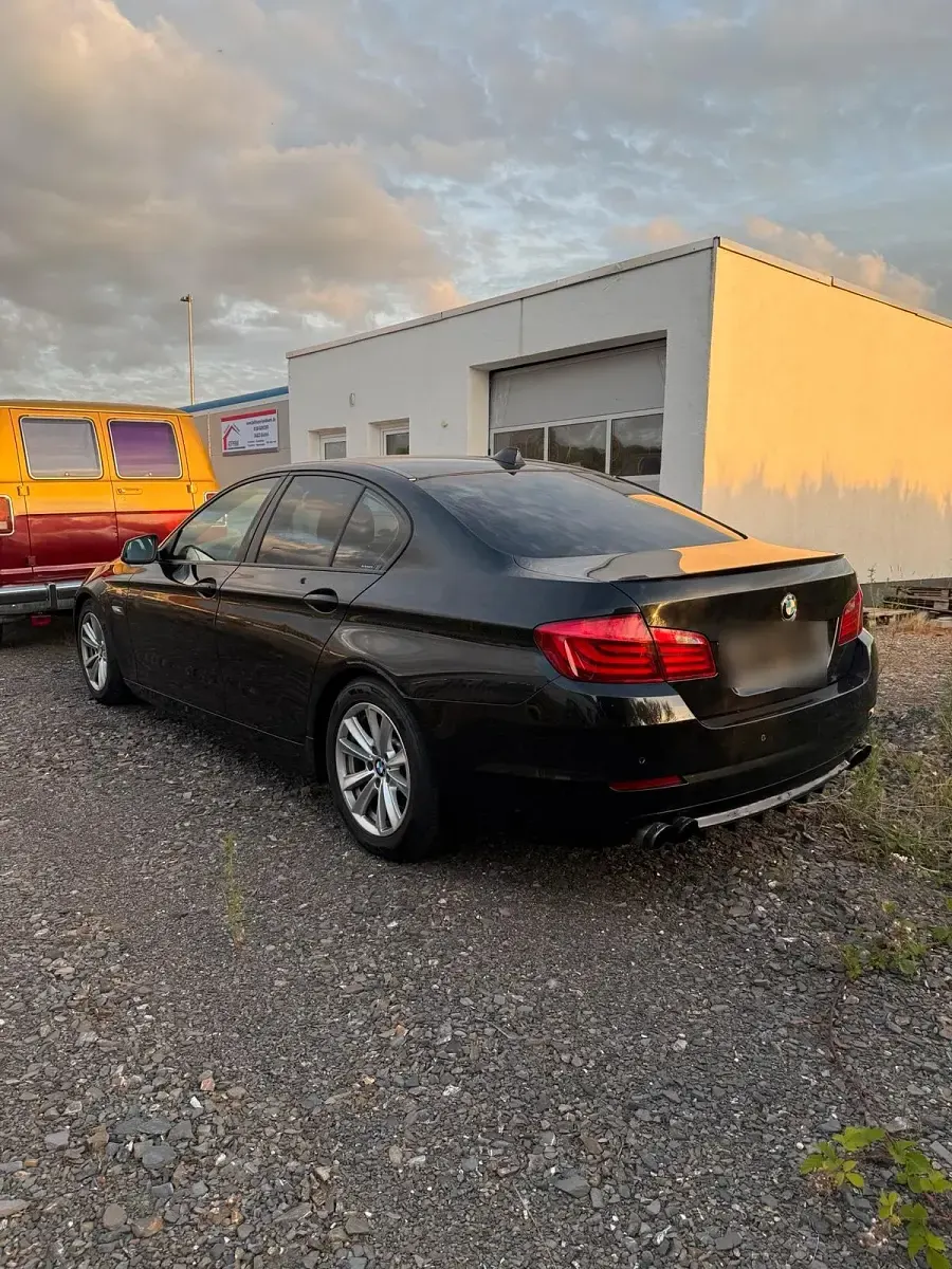 Gebraucht BMW 523 204 PS (150 kW) 2011 Schwarz Limousine