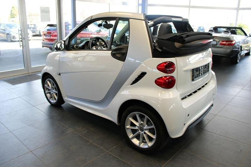 Gebraucht Smart ForTwo Cabrio Passion 111 PS (81 kW) 2013 Weiß Cabrio