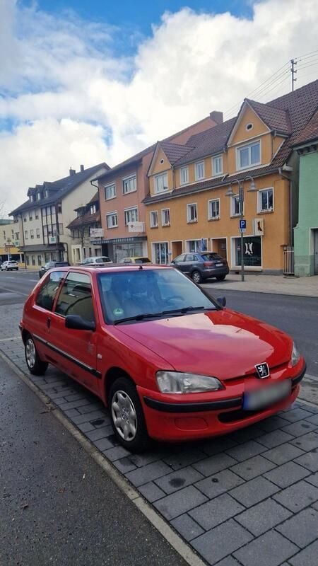 Rot Gebraucht 2003 Peugeot 106 Kleinwagen | 1.300 € (Fairer Preis) - Bild 1/4