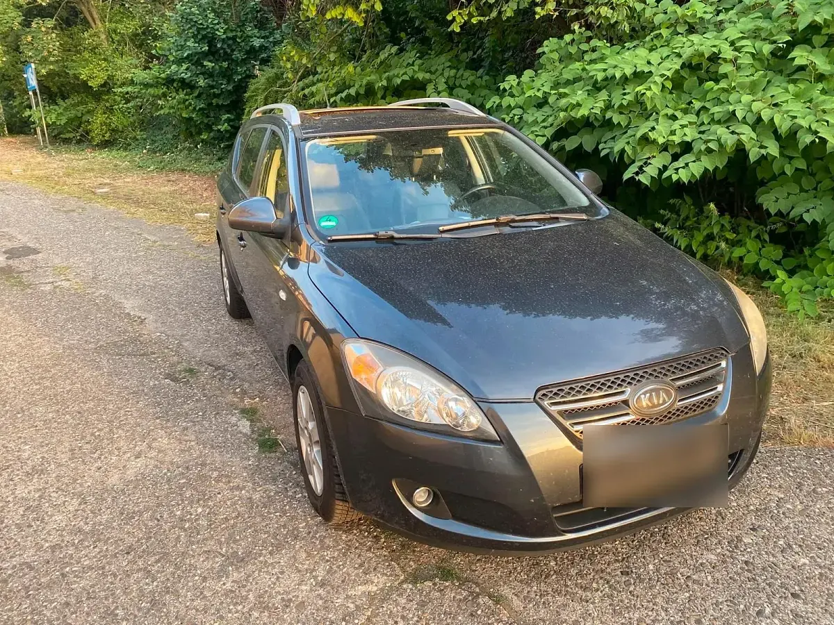 Gebraucht Kia Ceed 140 PS (102 kW) 2009 Grau Kleinwagen